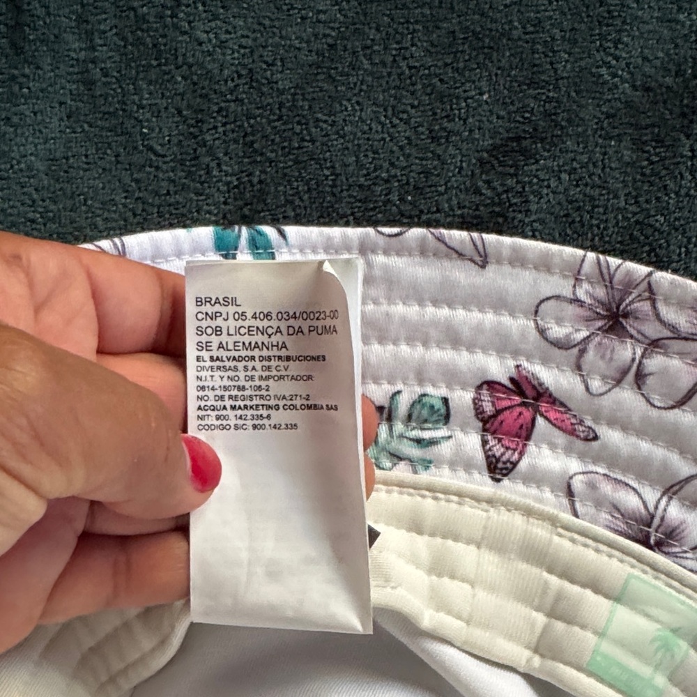 Puma White Bucket Hat with Floral and Butterfly Design - Picture 4 of 8